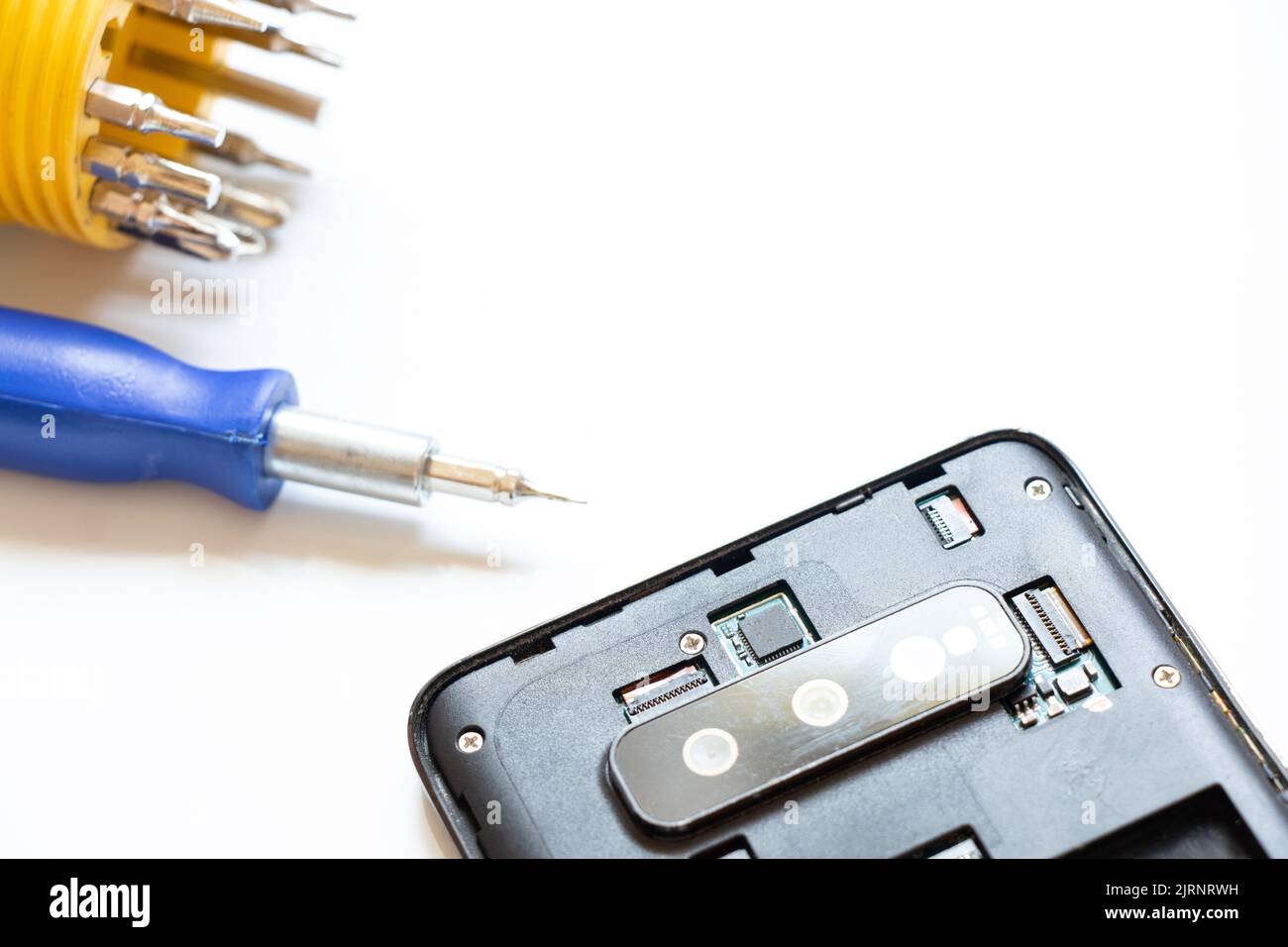 Smontaggio telefono cellulare, riparazione e manutenzione telefono, assistenza Foto Stock