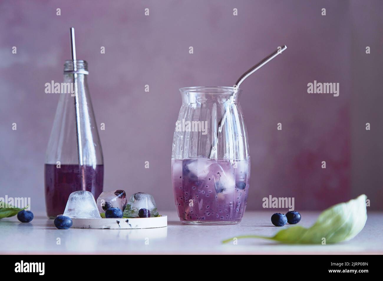 Detox beverage basil seeds drink immagini e fotografie stock ad alta  risoluzione - Alamy