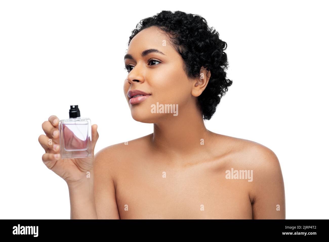 giovane afroamericana con profumo Foto Stock