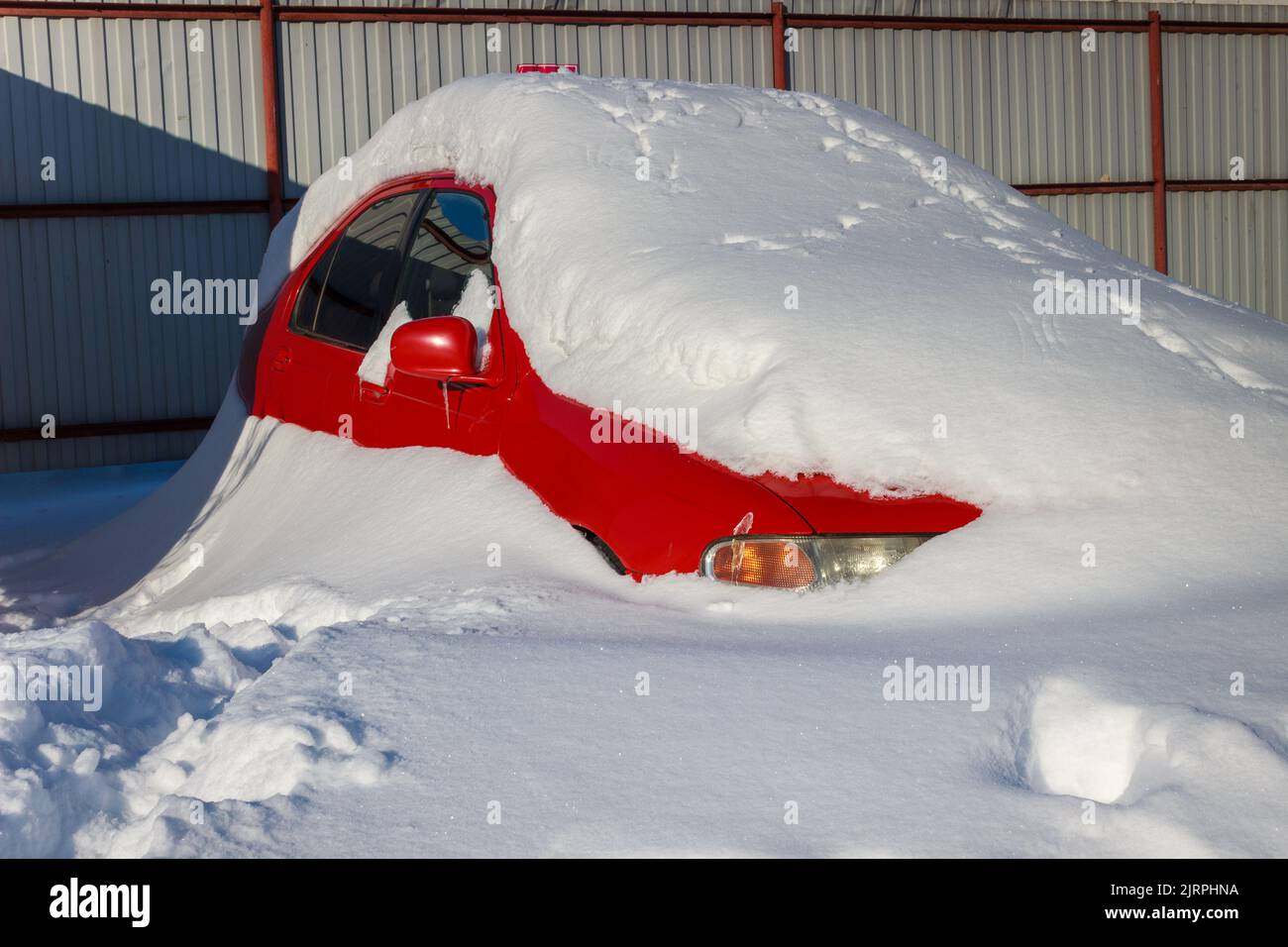 Auto sepolto in snow drift Foto Stock
