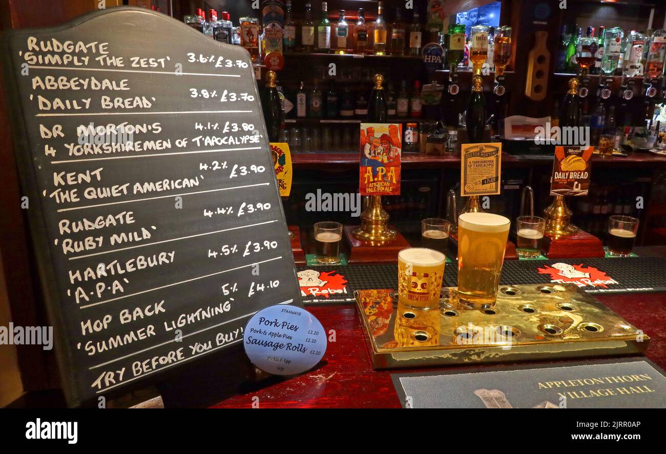 Lista ALE al bar ATVH Appleton Thorn Village Hall, CAMRA club dell'anno 2020, Stretton Rd, Appleton Thorn, Warrington, Cheshire, Inghilterra, UK, WA4 4RT Foto Stock