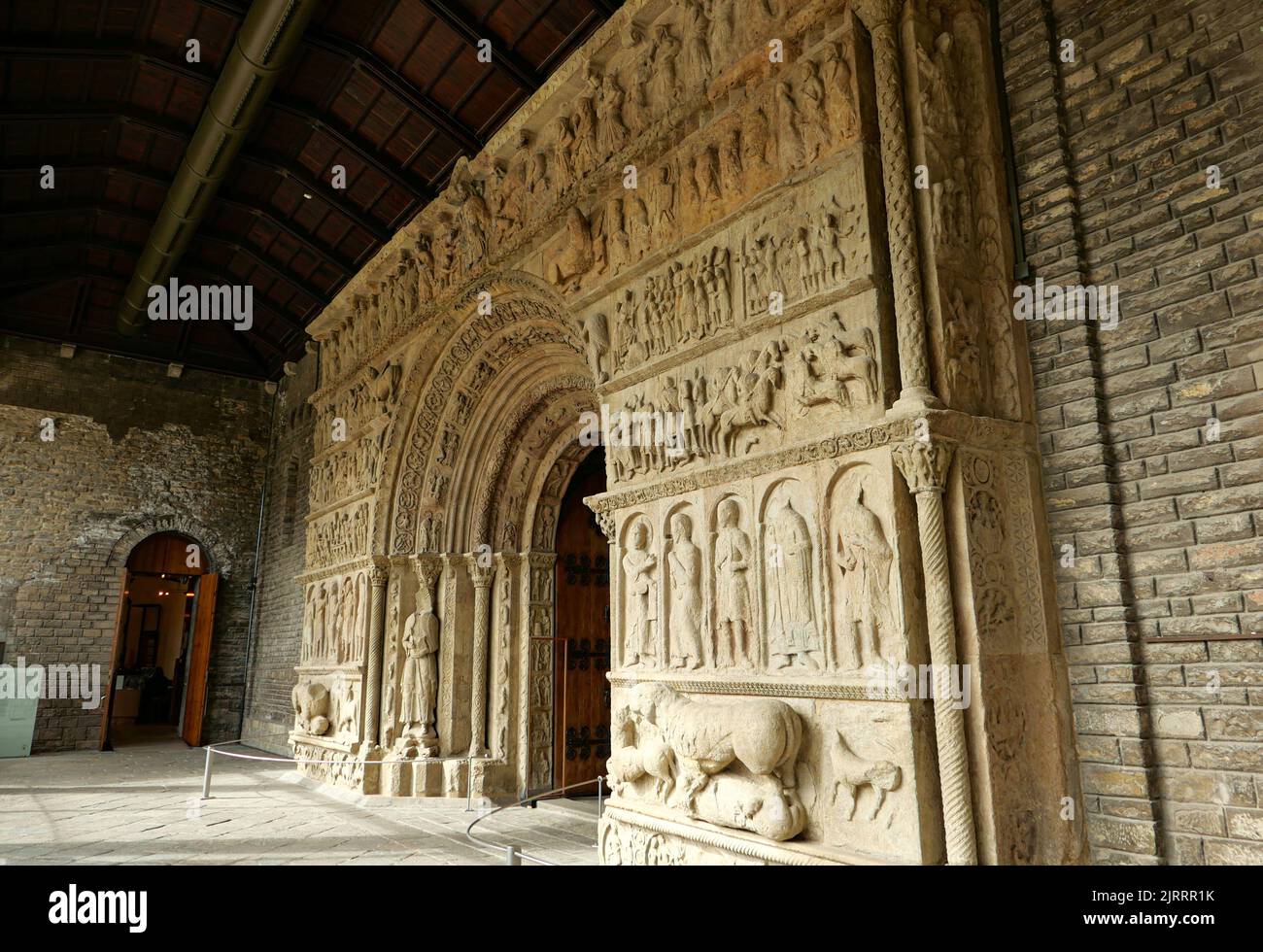 Spagna, Catalogna, Ripoll: Il monastero benedettino di Santa Maria de Ripoll, fondato nel 880, è un'opera rinomata di arte romanica nella regione e t Foto Stock