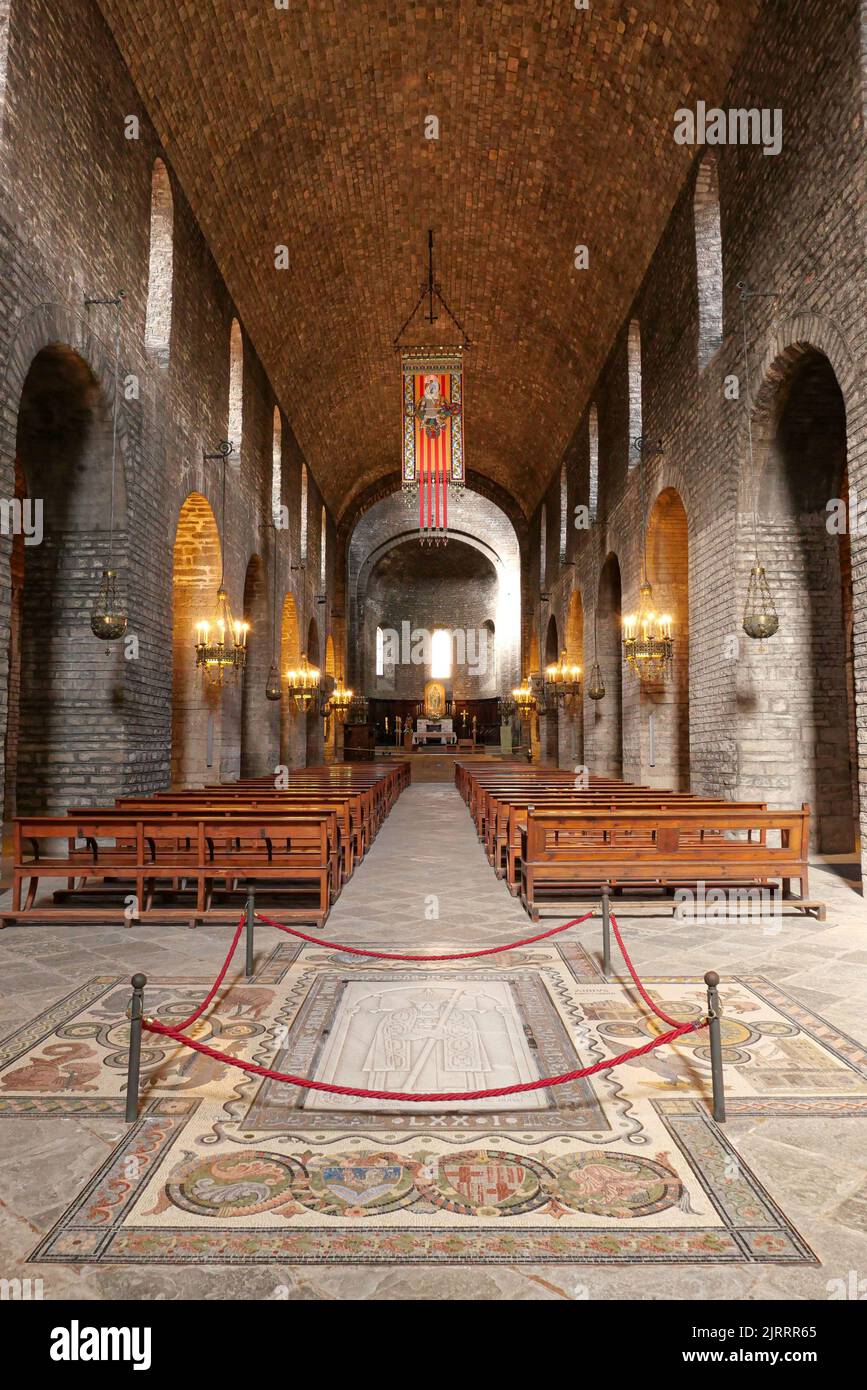 Spagna, Catalogna, Ripoll: Il monastero benedettino di Santa Maria de Ripoll, fondato nel 880, è un'opera rinomata di arte romanica nella regione e t Foto Stock