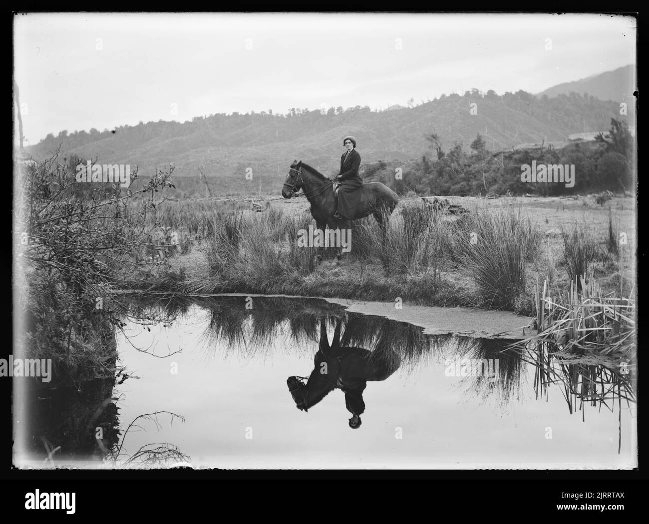 Specchio della natura , 3 agosto 1913, di Leslie Adkin. Dono della tenuta di famiglia G. L. Adkin, 1964. Foto Stock