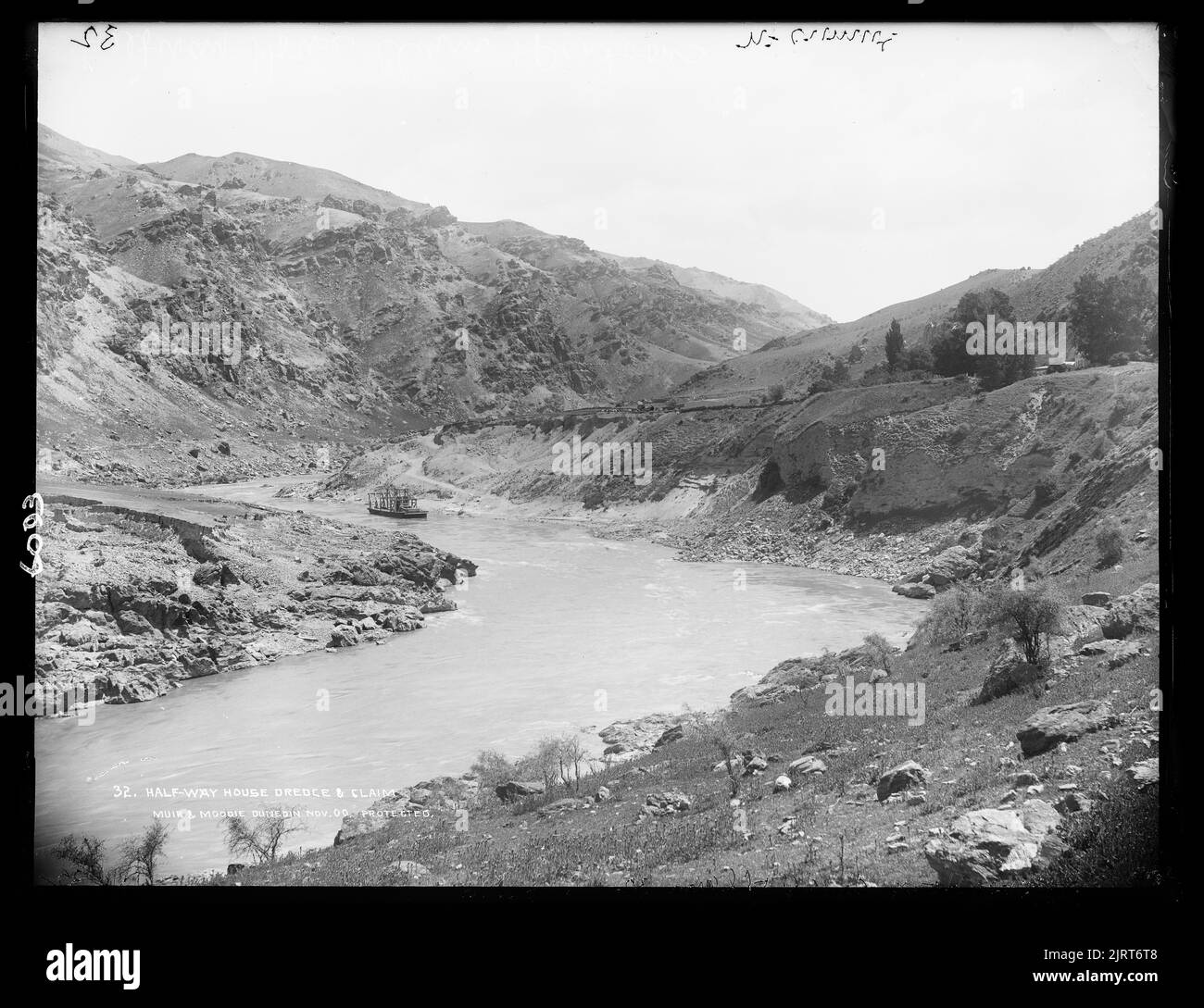 Half-Way House Dredge and Claim, Nuova Zelanda, di Muir & Moodie. Foto Stock