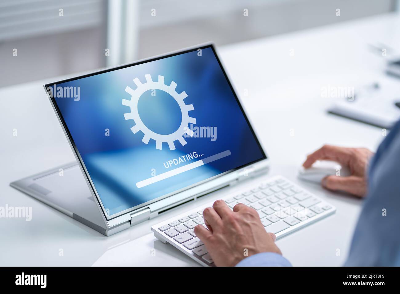 Aggiornamento in linea di Business computer. Avanzamento aggiornamento software Foto Stock