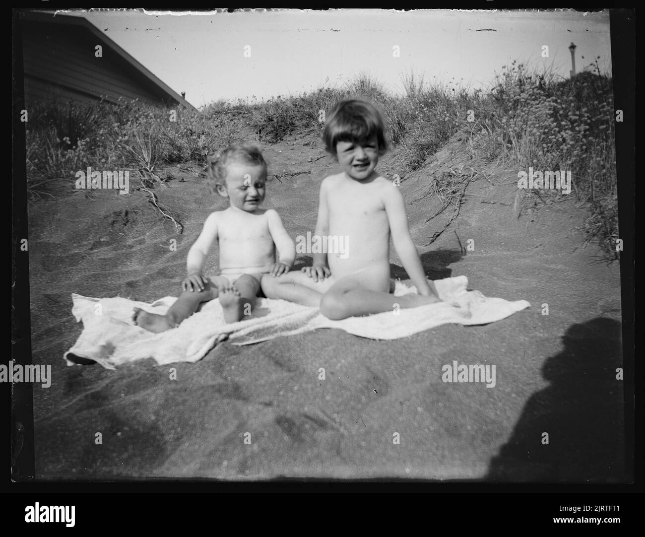 Un bagno di sole, 07 febbraio 1920, Isola del Nord, di Leslie Adkin. Dono della tenuta di famiglia G. L. Adkin, 1964. Foto Stock