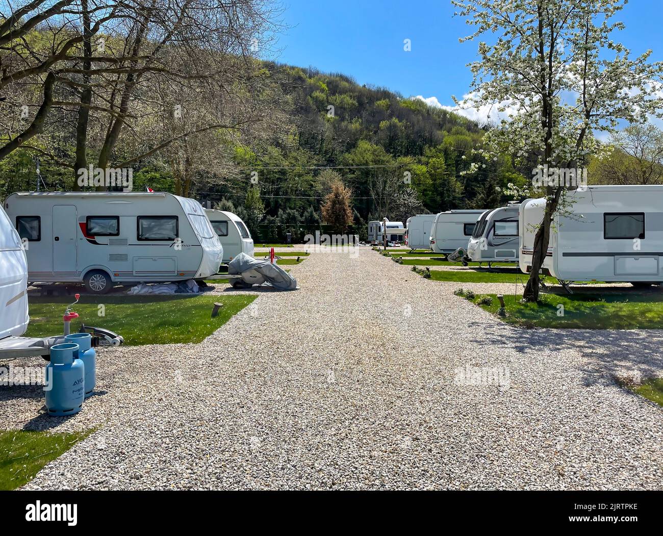 Camping Caravan, Caravan in un campeggio, relax Campeggio nella natura, Trailers di viaggio, Trailer Park, Summer Camp. Foto Stock