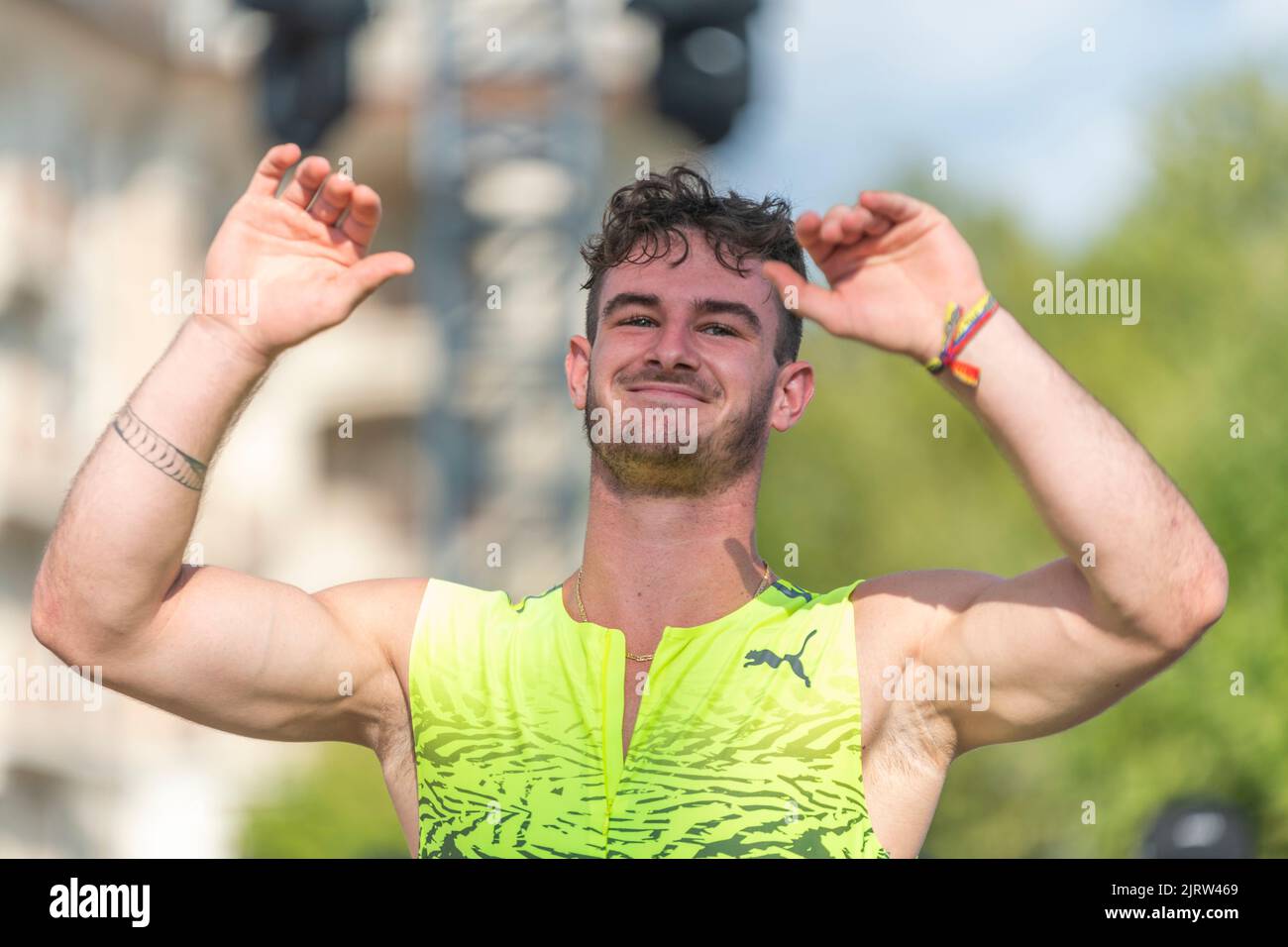 25 agosto 2022, Losanna, luogo di navigazione, Svizzera: Losanna Svizzera, 08/25/2022: Valentin Lavillenie di Francia festeggia durante la gara di salto in alto al City Event del Grand-Prix Athletissima Wanda Diamond League a Losanna 2022. (Credit Image: © Eric Dubost/Pacific Press via ZUMA Press Wire) Foto Stock