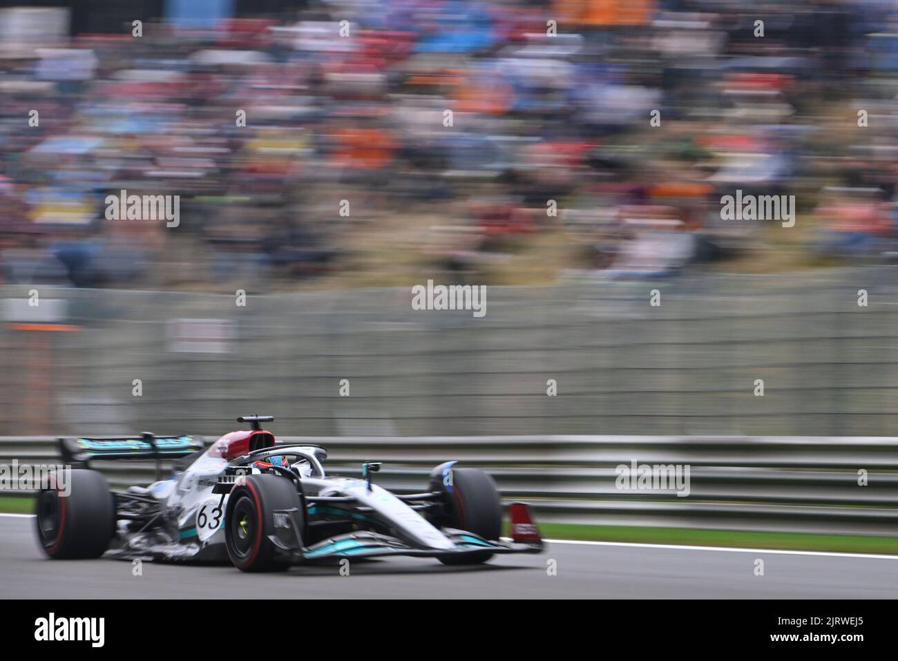 Spa, Belgio. 26th ago, 2022. Il pilota britannico George Russell Mercedes-AMG Petronas ha fatto foto in azione durante una sessione di prove al Gran Premio del Belgio F2, a Spa-Francorchamps, venerdì 26 agosto 2022. FOTO DI BELGA DIRK WAEM Credit: Agenzia Notizie di Belga/Alamy Live News Foto Stock