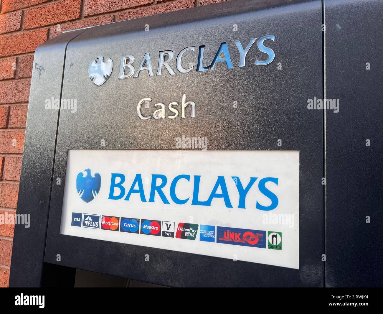 Un fuoco poco profondo di Barclays Cash Machine in Rugby Foto Stock