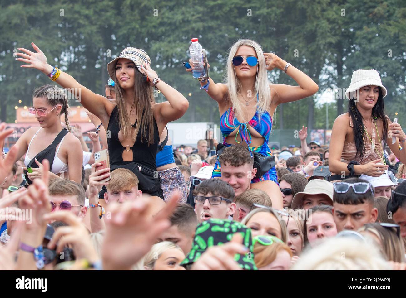 Leeds, Regno Unito. 26 agosto 2022, udienza al Main Stage durante il giorno 1 guardando Bad Boy Chiller Crew al Leeds Festival 2022. Credit: Jason Richardson/Alamy Live News Foto Stock