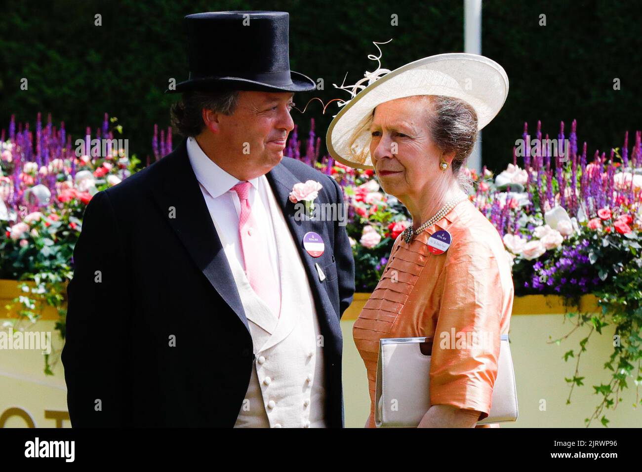 Ascot, Regno Unito. 25th ago, 2022. Principessa Anna e marito Sir Timothy Laurence frequenta Royal Ascot €2022family Credit: Independent Photo Agency/Alamy Live News Foto Stock