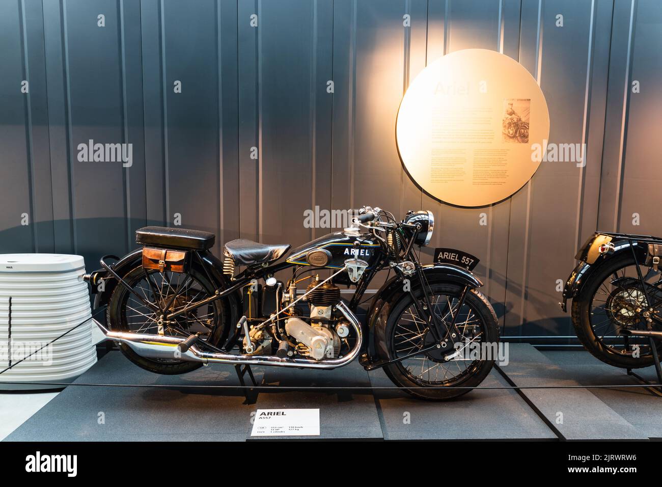 Ariel A557 - motocicletta classica retrò. Museo del motore di riga. Riga, Lettonia, 17 agosto 2022 Foto Stock