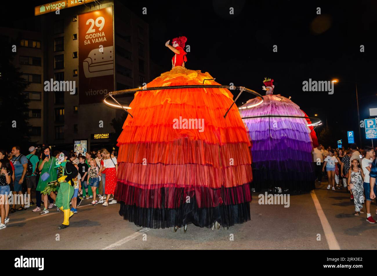 Novi Sad, Serbia - Agosto 25. 2021: Dal 25 al 27th agosto si svolgerà il Festival dei musicisti di strada 22nd - Gradić Fest. Transe Express - apertura di un Foto Stock