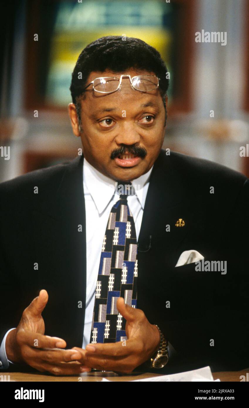 Jesse Jackson durante il Meet the Press della NBC, 15 giugno 1997 a Washington, D.C. Jackson è apparso con Ward Connerly per discutere le relazioni razziali e l’iniziativa anti-affermativa in California. Credit: Richard Ellis/Richard Ellis/Alamy Live News Foto Stock