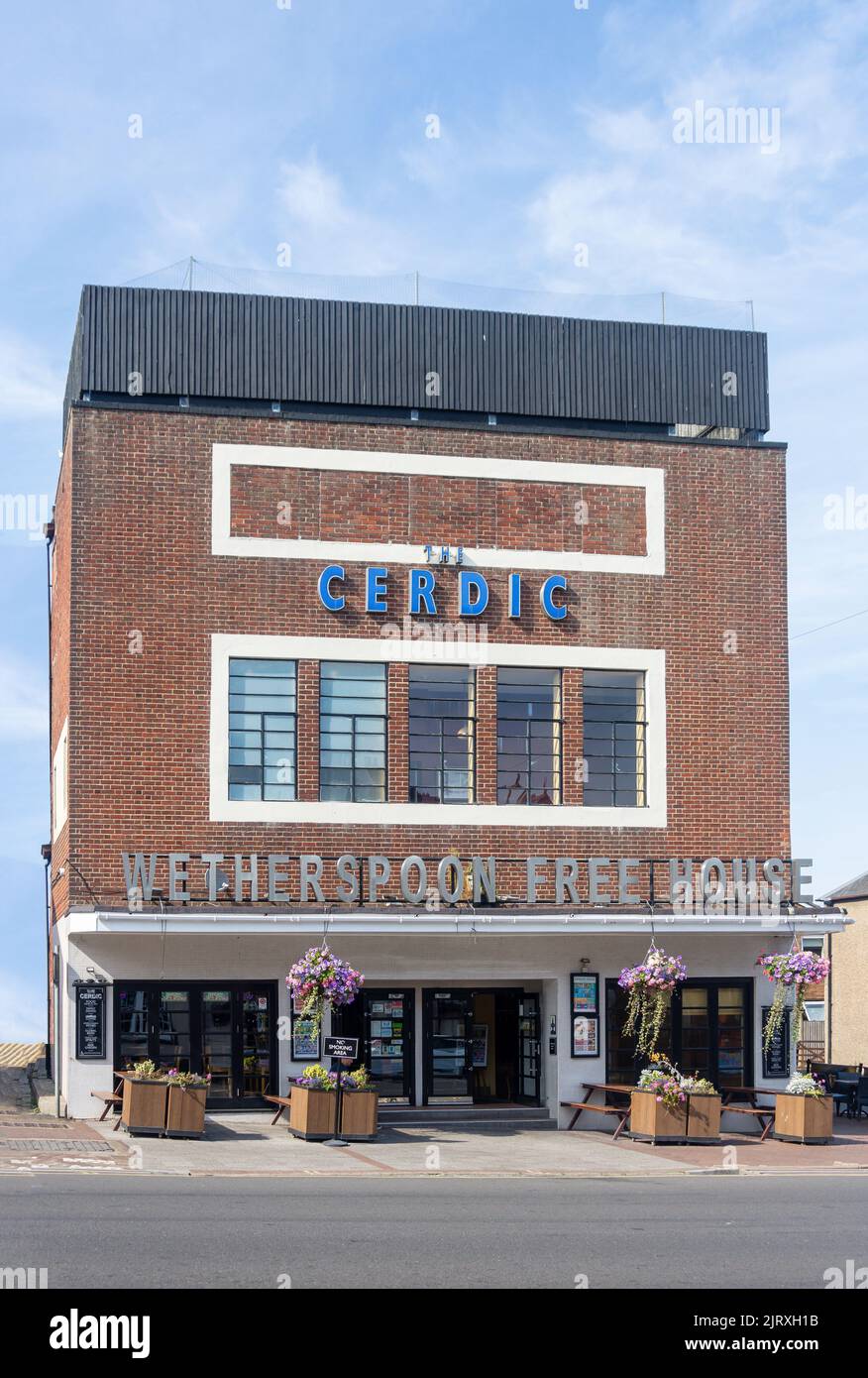 Wetherspoon The Cerdic Pub , Fore Street, Chard, Somerset, Inghilterra, Regno Unito Foto Stock
