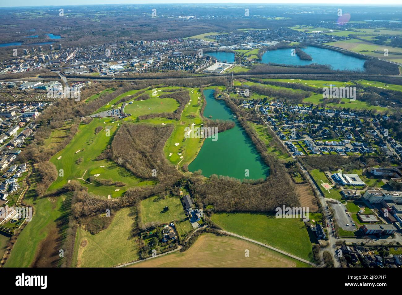 Vista aerea, Golf & More, campo da golf Huckingen North Course e Remberger Lake, Huckingen, Duisburg, Ruhr Area, Nord Reno-Westfalia, Germania, Alte Foto Stock