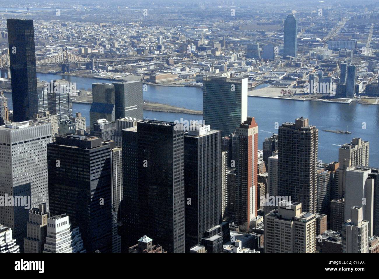 Lo skyline di New York City visto dalla cima dell'Empire state Building Foto Stock