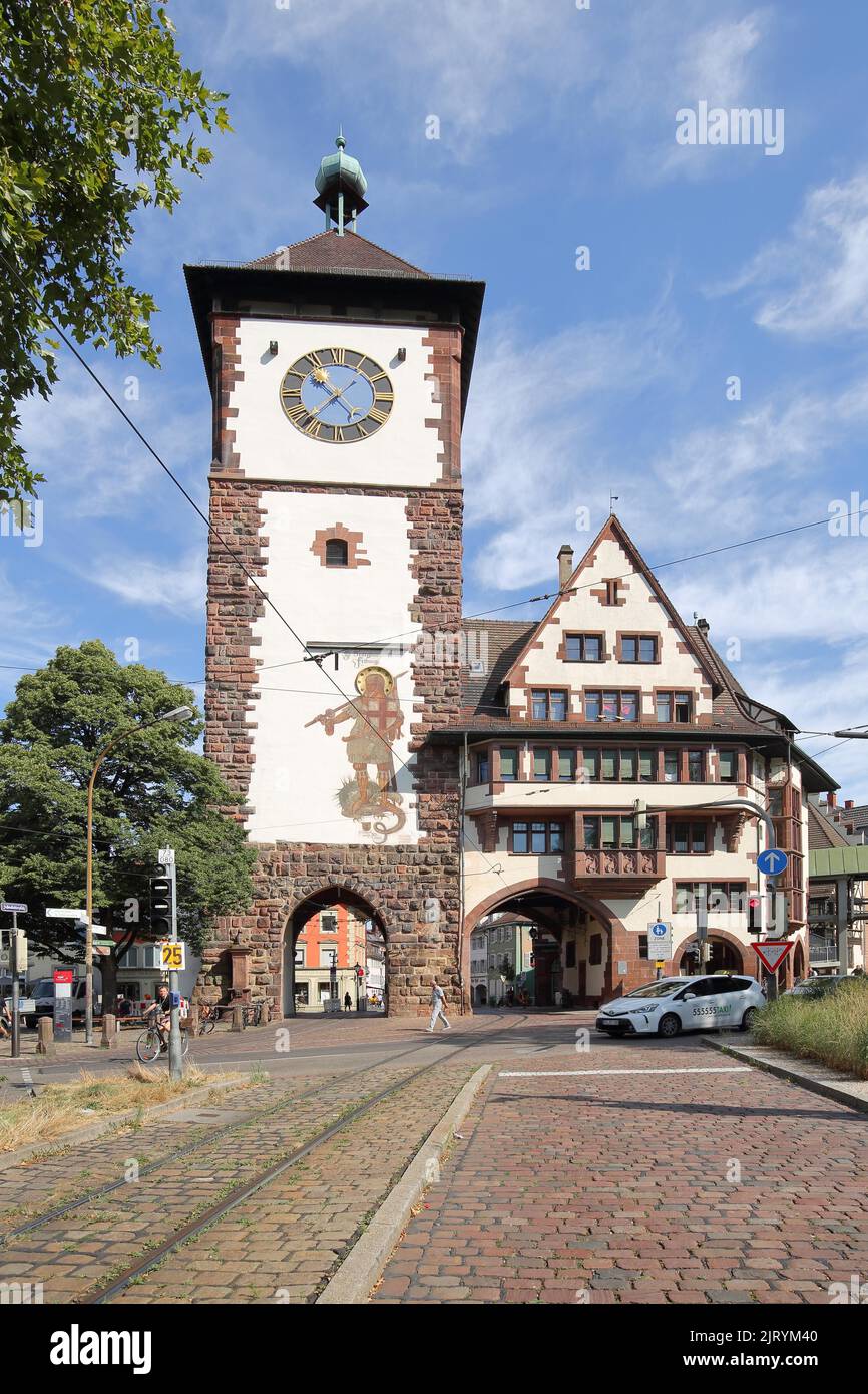 Schwabentor costruito nel 1250 nel centro storico di Friburgo, Breisgau, Foresta Nera meridionale, Foresta Nera, Baden-Wuerttemberg, Germania Foto Stock