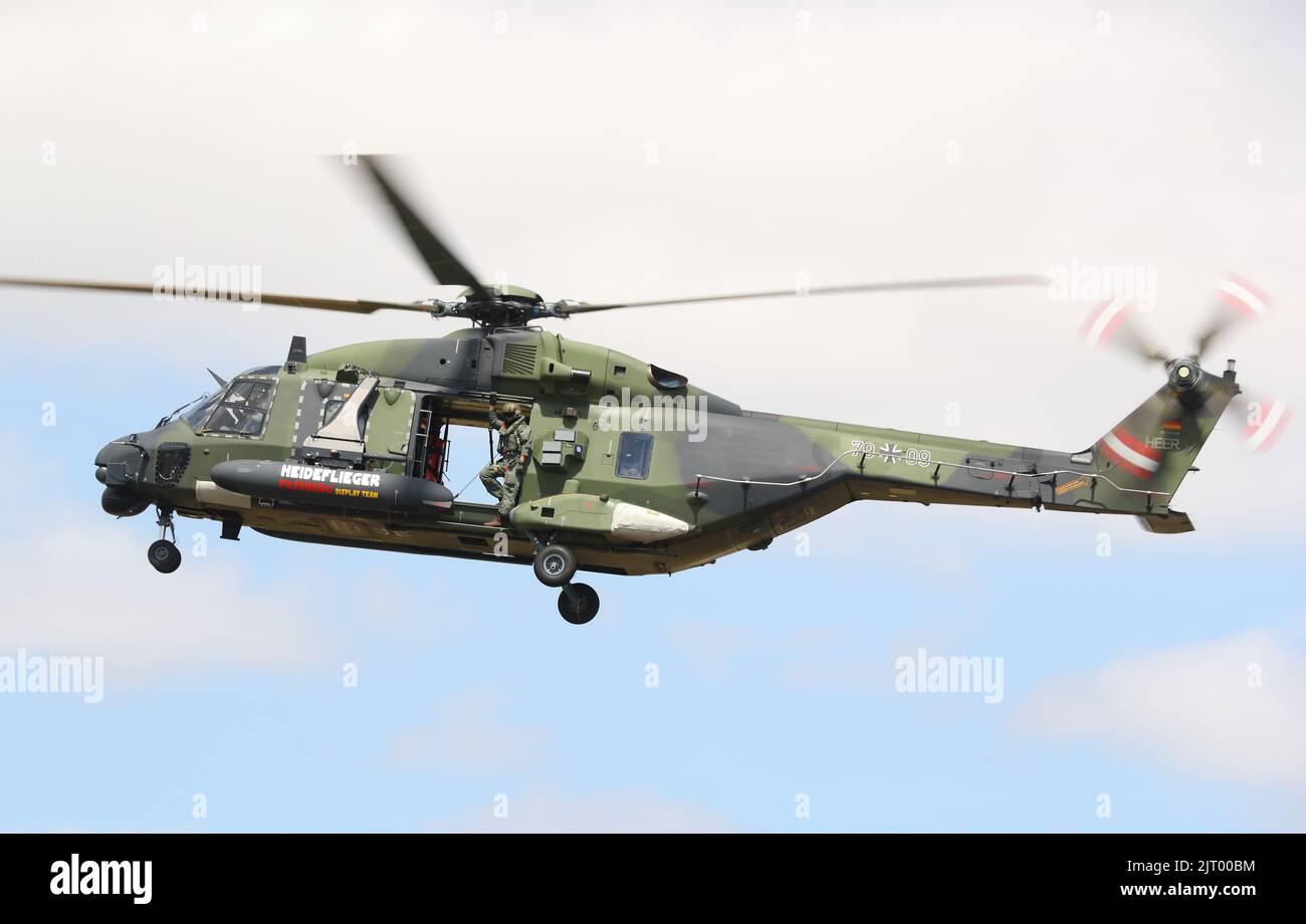 Elicottero sul campo di battaglia dell'Esercito Tedesco NH90 al Royal International Air Tattoo RIAT 2022 al RAF Fairford, Regno Unito Foto Stock