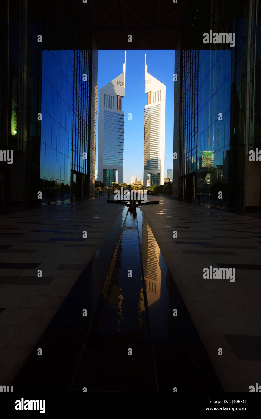 Panorama, Dubai, Wolkenkratzer, , moderne Architektur, Atemberaubende Aussicht auf die Skyline mit Hochhäuser, Skyscraper, Alberghi in Finanzzentrum Foto Stock