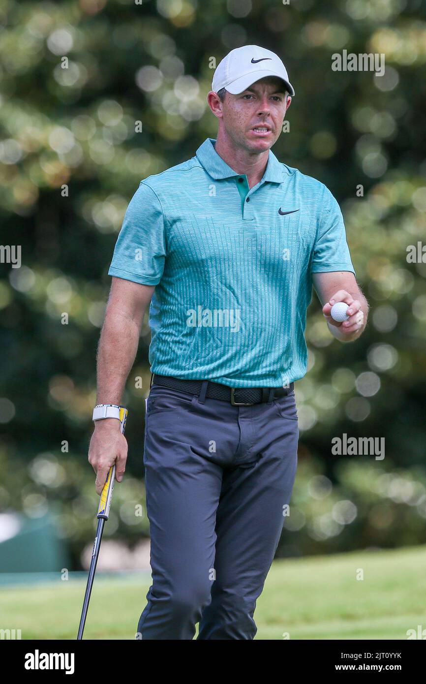 Atlanta, Georgia, Stati Uniti. 26th ago, 2022. Rory McIlory esce dal verde 2nd durante il secondo round del CAMPIONATO DI TOUR all'East Lake Golf Club. (Credit Image: © Deby Wong/ZUMA Press Wire) Foto Stock