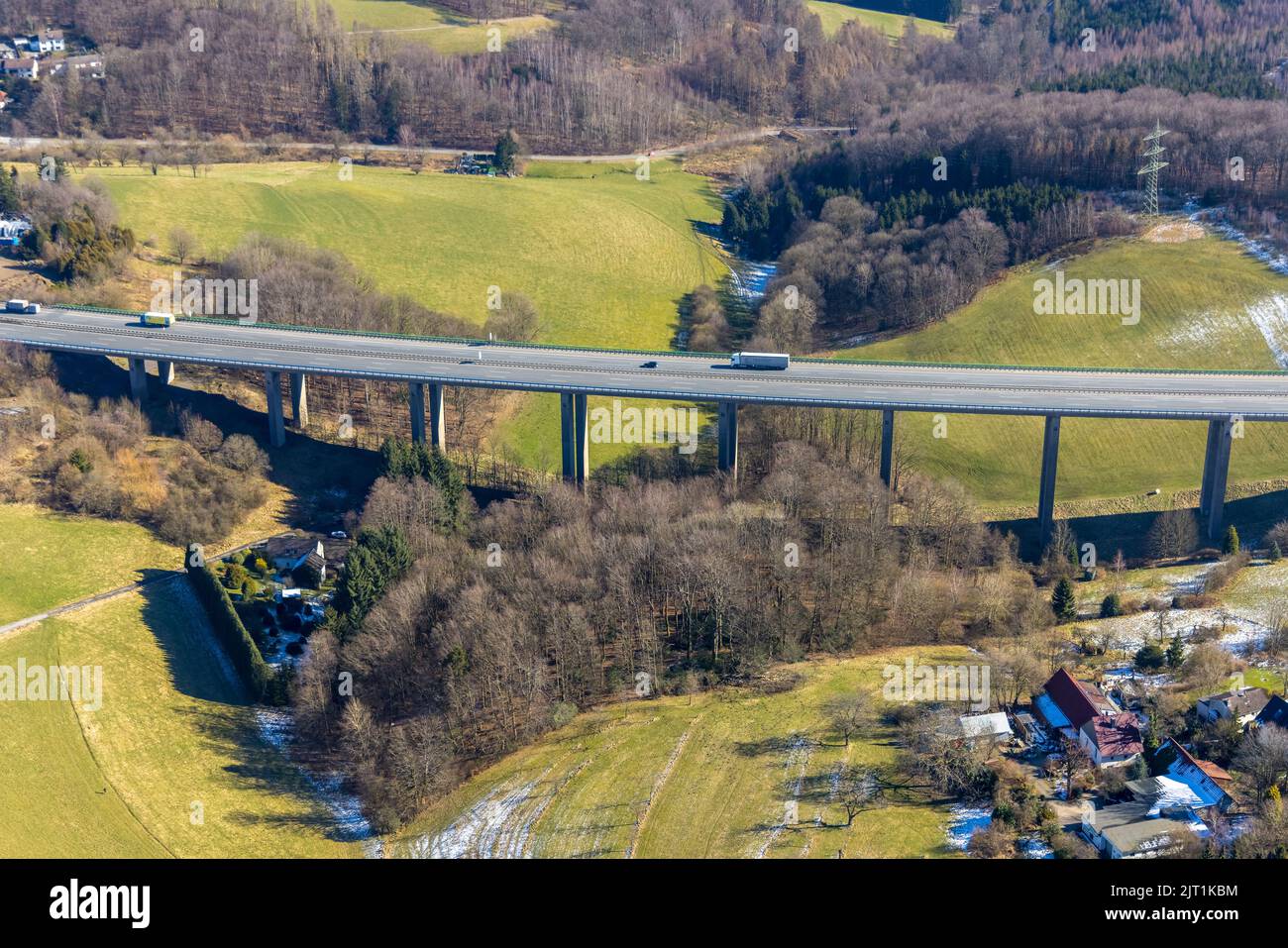 Superstrada ponte viadotto Kattenbusch della superstrada A45 Sauerlandlinie, lavori di riparazione sulla strada, Lüdenscheid città, Lüdenscheid, Sauerland, Nord Reno Foto Stock