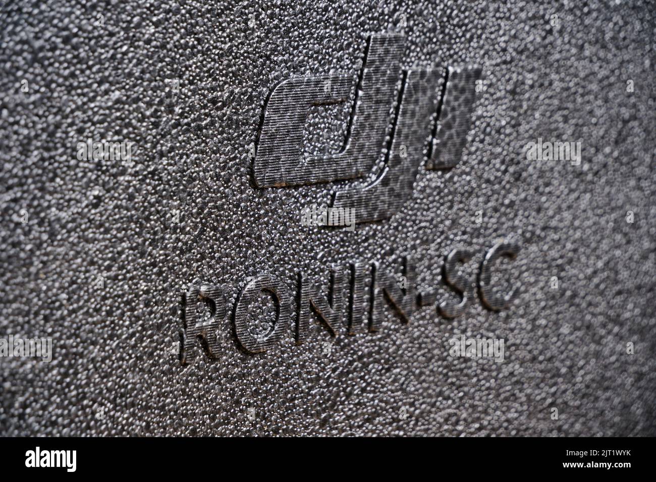 Kostanay Kazakistan 27,08. 2022.Ronin SC DJI logo sfondo grigio, stabilizzatore a tre assi Foto Stock