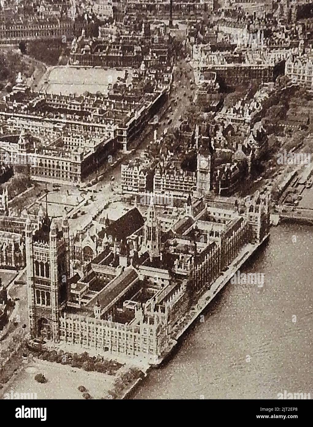 OLD LONDON - Una foto aerea molto antica delle Case del Parlamento, e del Big ben Westminster, Londra Foto Stock