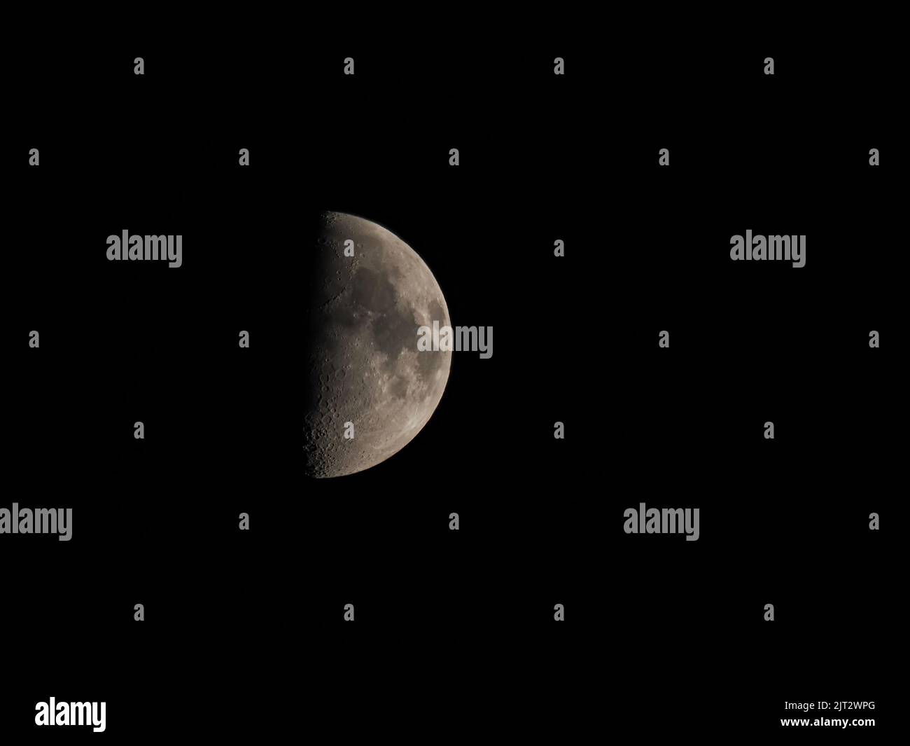Luna primo quarto, mostrando crateri. Foto Stock
