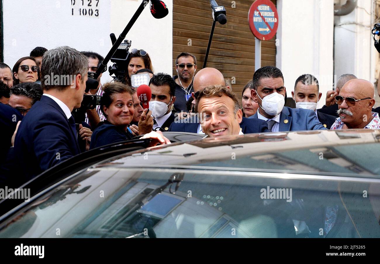 Le président de la République francaise, Emmanuel Macron rend visite à ...
