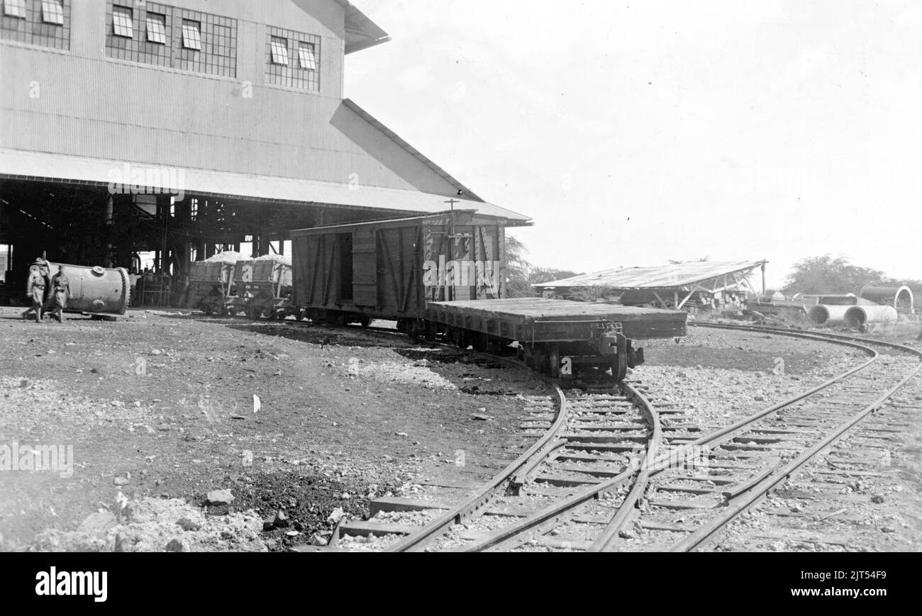 U.S. Naval Station, fonderia di Pearl Harbor con vagoni ferroviari, 11 settembre 1917 Foto Stock