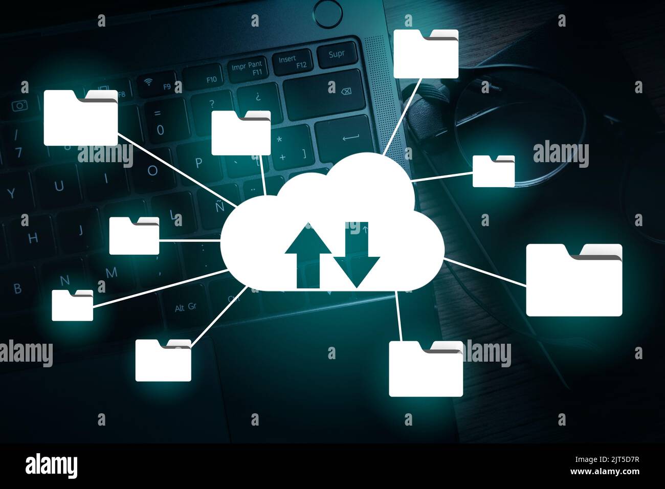 Diagramma del cloud computing. Memorizzazione dei dati online. Concetto di networking e servizi Internet. Backup dei dati di archiviazione. Foto Stock