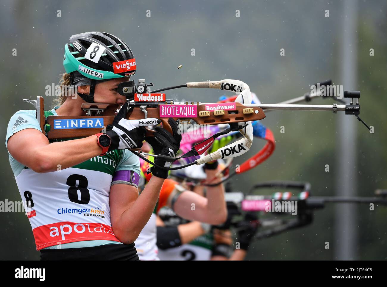 Ruhpolding, Germania. 28th ago, 2022. Biathlon, Campionati Mondiali estivi, partenza di massa, donne: Denise Herrmann di Germania spara nella gara di partenza di massa femminile durante i Campionati Mondiali estivi di Biathlon. Credit: Uwe Lein/dpa/Alamy Live News Credit: dpa picture Alliance/Alamy Live News Foto Stock