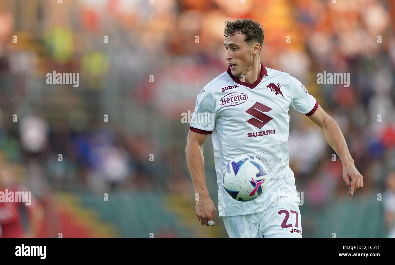 Foto Spada/LaPresse 27 Agosto 2022 - Cremona, Italia - sport, calcio - Cremonese vs Torino - Campionato italiano di calcio Serie A TIM 2022/2023 - Stadio Zini nella foto: Mergim Vojvoda (Torino FC); 27 agosto 2022 Cremona , Italia - sport, calcio - Cremonese vs Torino- Campionato Italiano Serie A 2022/2023 - Stadio Zini. Nella foto: Mergim Vojvoda (Torino FC); Foto Stock