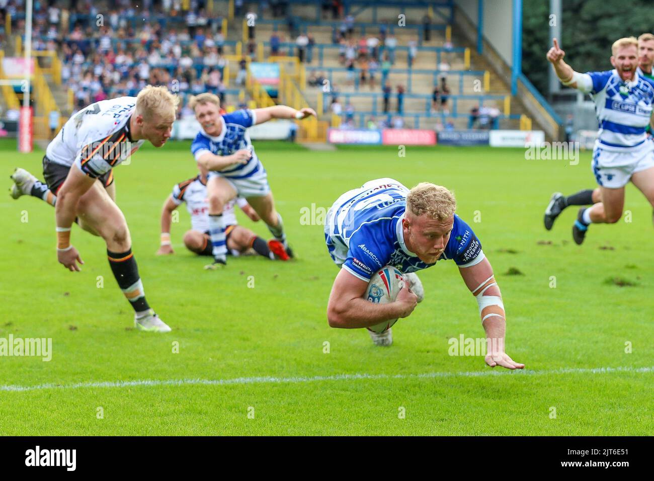 Halifax, Regno Unito. 28th ago, 2022. *** Provate Will Calcott Halifax Panthers durante la partita del Campionato Betfred tra Halifax Panthers e Bradford Bulls allo Shay Stadium di Halifax, Regno Unito, il 28 agosto 2022. Foto di Simon Hall. Solo per uso editoriale, licenza richiesta per uso commerciale. Non è utilizzabile nelle scommesse, nei giochi o nelle pubblicazioni di un singolo club/campionato/giocatore. Credit: UK Sports Pics Ltd/Alamy Live News Foto Stock