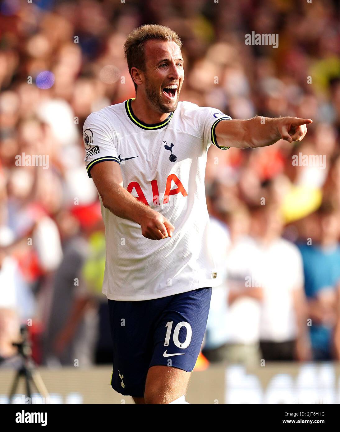 Harry Kane di Tottenham Hotspur festeggia il secondo goal della partita della Premier League al City Ground di Nottingham. Data immagine: Domenica 28 agosto 2022. Foto Stock