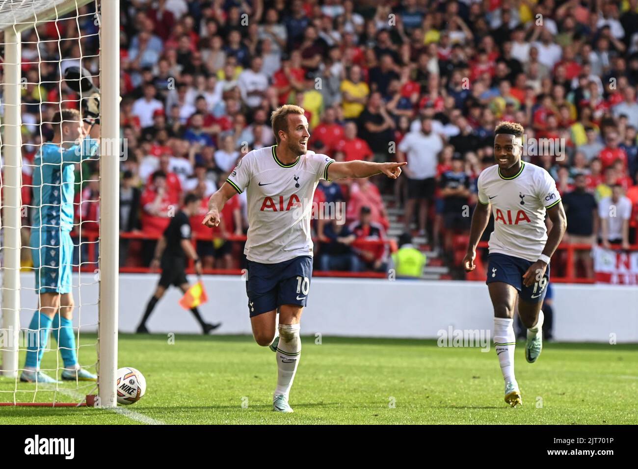 Nottingham, Regno Unito. 28th ago, 2022. Harry Kane #10 di Tottenham Hotspur celebra il suo obiettivo di renderlo 0-2 a Nottingham, Regno Unito il 8/28/2022. (Foto di Craig Thomas/News Images/Sipa USA) Credit: Sipa USA/Alamy Live News Foto Stock