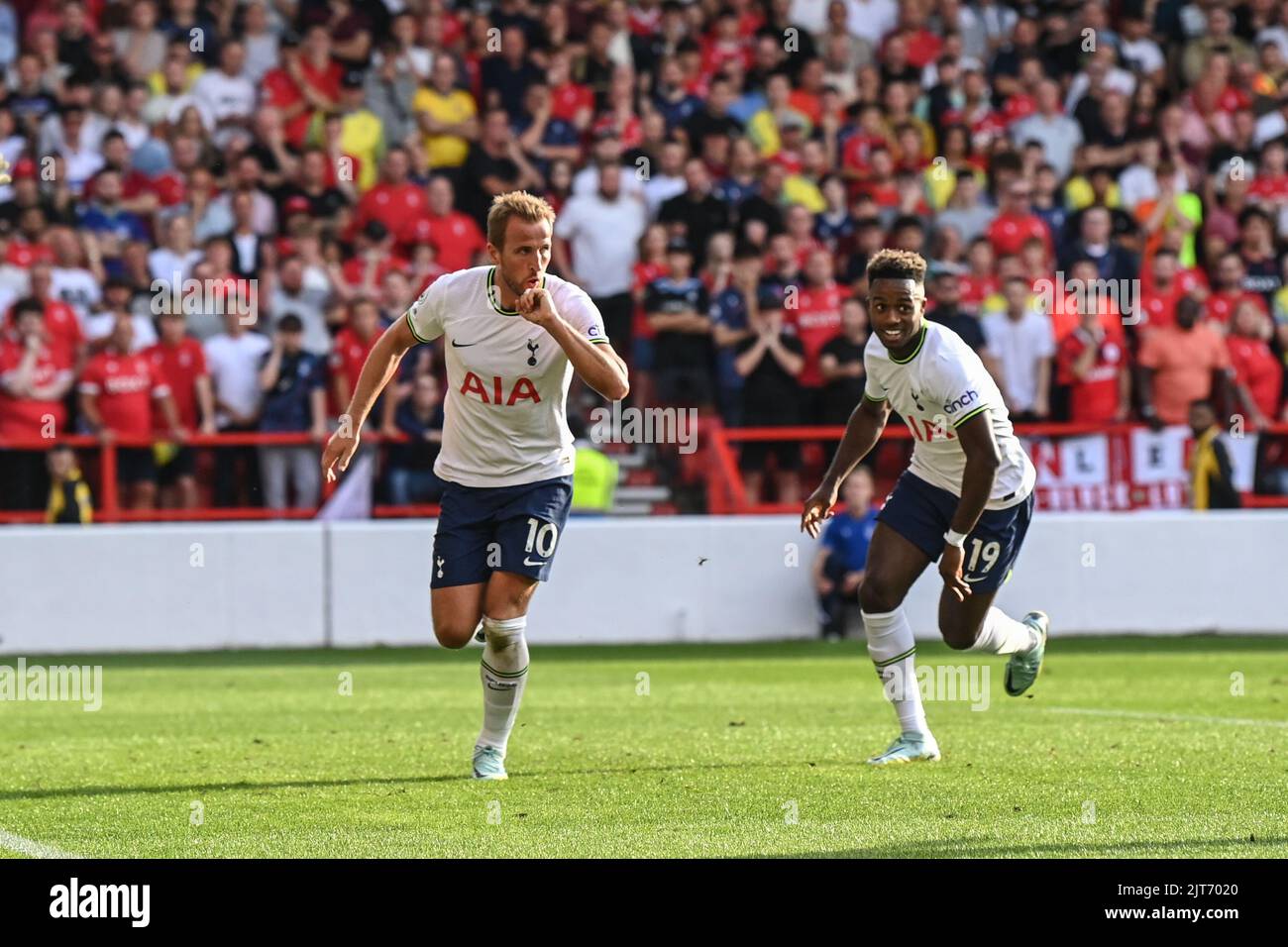 Nottingham, Regno Unito. 28th ago, 2022. Harry Kane #10 di Tottenham Hotspur celebra il suo obiettivo di renderlo 0-2 a Nottingham, Regno Unito il 8/28/2022. (Foto di Craig Thomas/News Images/Sipa USA) Credit: Sipa USA/Alamy Live News Foto Stock