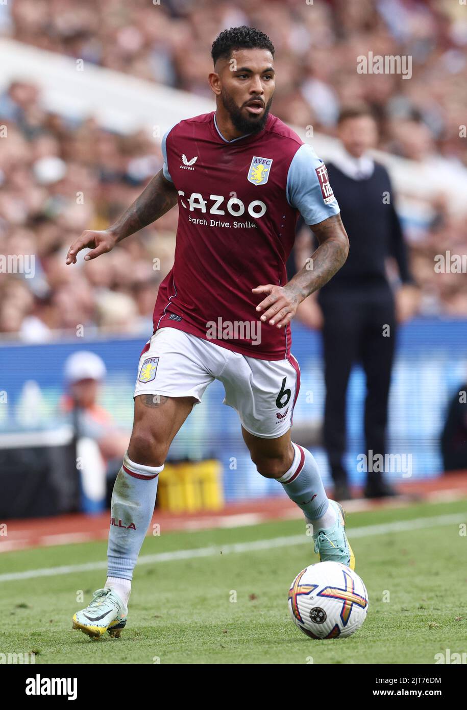 Birmingham, Regno Unito. 28th agosto 2022. Douglas Luiz di Aston Villa durante la partita della Premier League al Villa Park, Birmingham. Il credito per le immagini dovrebbe essere: Andrew Yates / Sportimage Credit: Sportimage/Alamy Live News Foto Stock