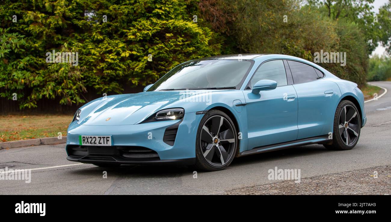 2022 blu elettrico Porsche Foto Stock