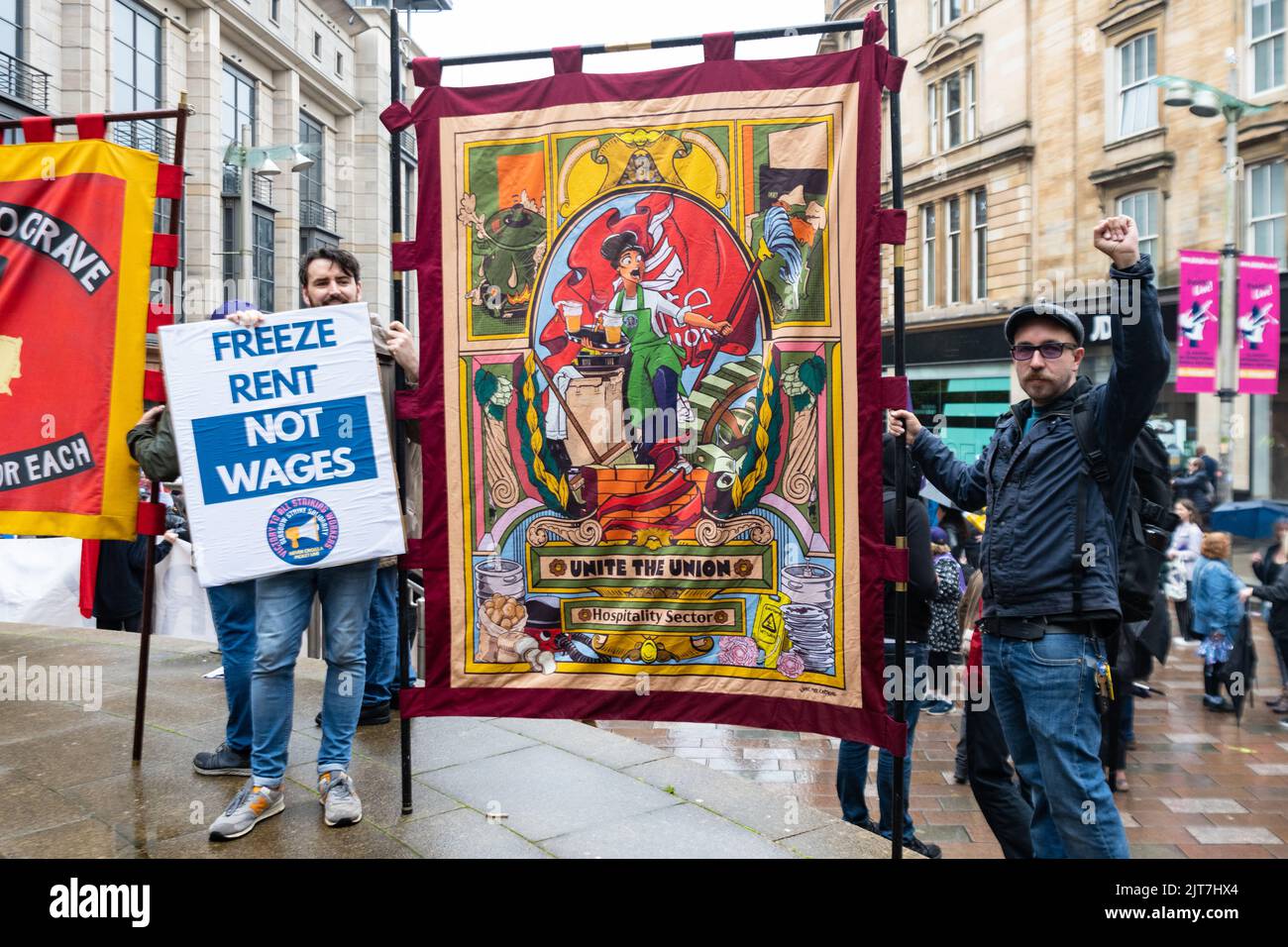 Unite Hospitality - Unite il banner del settore alberghiero dell'Unione al raduno di scioperi congiunti, Glasgow, Scozia, Regno Unito 26 agosto 2022 Foto Stock