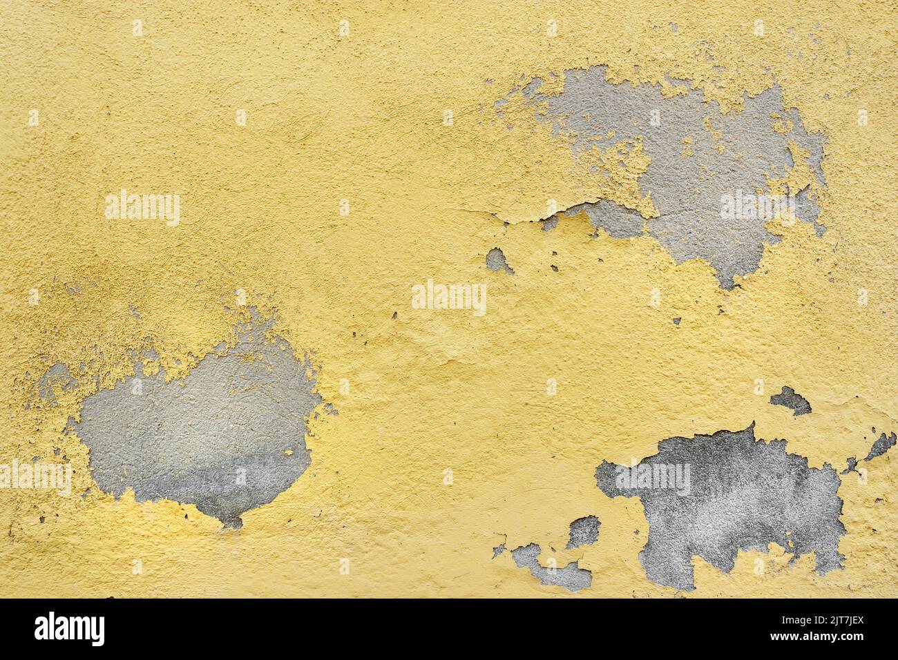 Vecchia parete in cemento con stucco color palude. Sfondo da parete retrò vintage indossato. Foto Stock