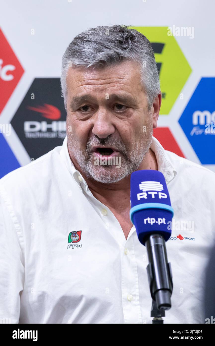 Agosto 28, 2022. Odivelas, Portogallo. Il capo allenatore del Portogallo Mario Gomes in azione durante la partita per la FIBA Europe Cup (Gruppo F), Portogallo vs Cipro © Alexandre de Sousa/Alamy Live News Foto Stock