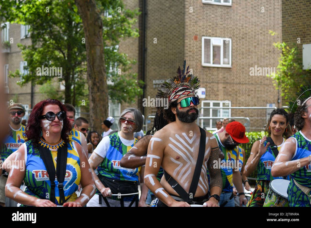 Londra, Regno Unito, 28th agosto 2022, la festa di strada più grande d'Europa è tornata dopo due anni. 1000S persone hanno partecipato al Notting Hill Carnival di Londra, Andrew Lalchan Photography/Alamy Live News Foto Stock