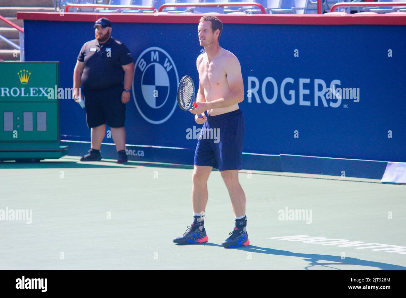 Andy Murray pratica allo stadio IGA a Montreal, Canada il 5 agosto 2022, con Jack Draper. Foto Stock