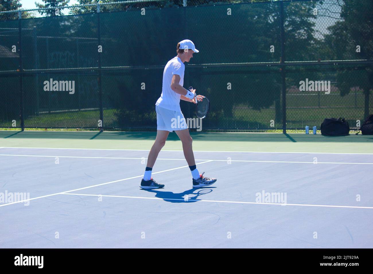 Il tennista italiano Jannik Sinner pratica il 6 agosto 2022, in preparazione al National Bank Open di Montreal, Canada. Foto Stock