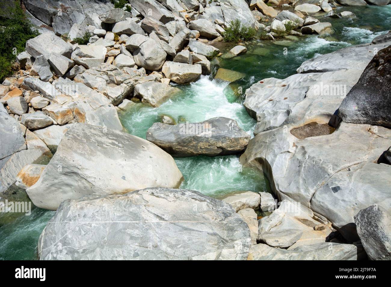 Il fiume Yuba in California e il suo letto roccioso. Foto Stock