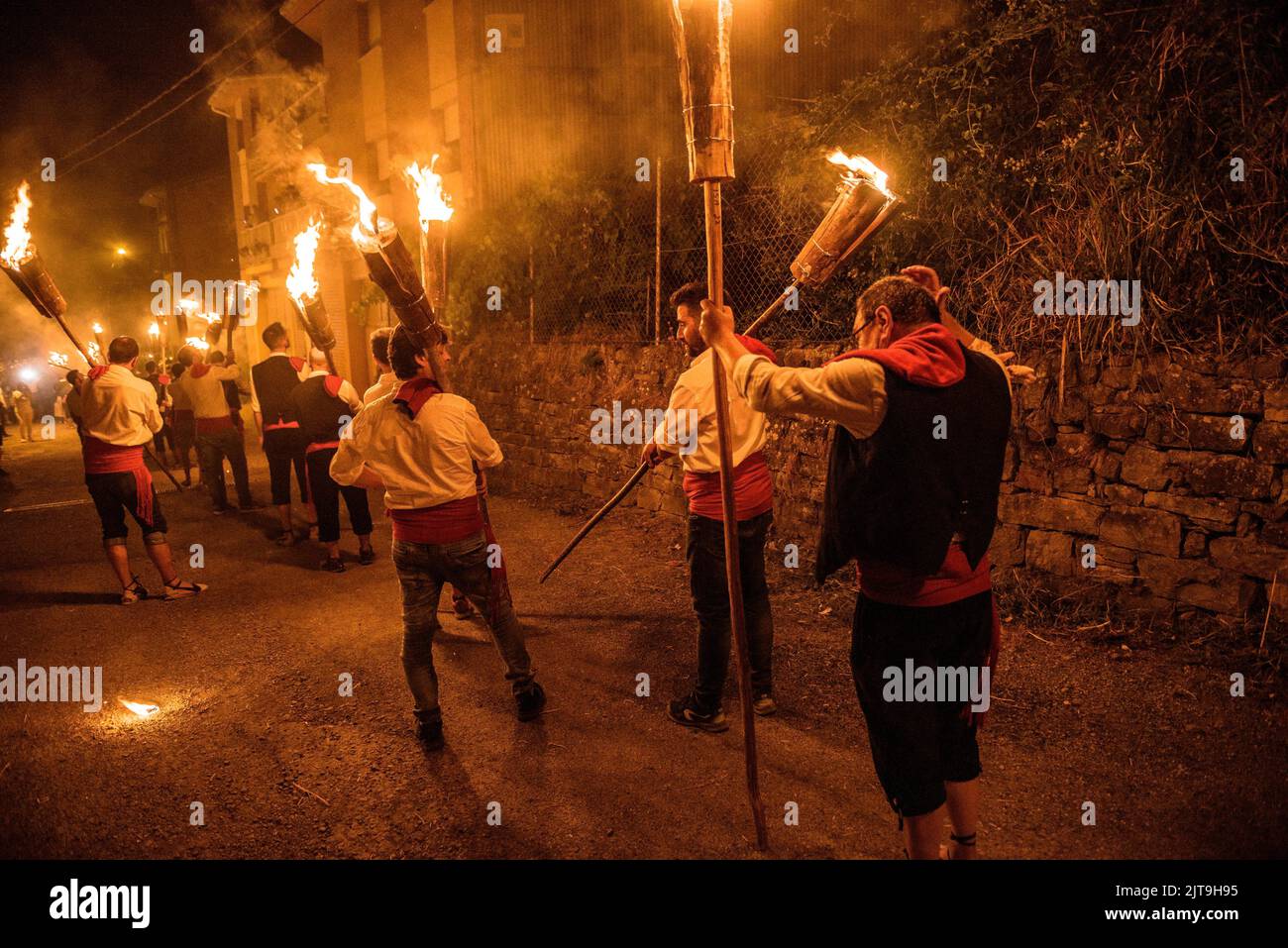 Festival della discesa fiaccolata a la Pobla de Segur in onore della Vergine di Ribera, patrimonio immateriale dell'UNESCO nei Pirenei (Catalogna Spagna) Foto Stock